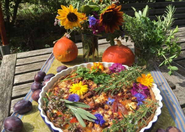 Kürbistarte mit Zwetschgen