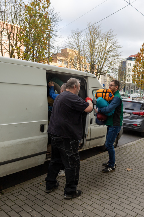 Übergabe Schlafsäcke