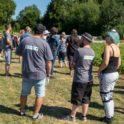 Mitarbeiter und Acker