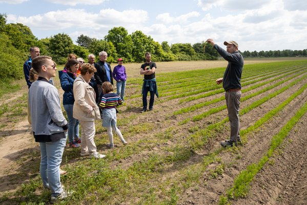 Besuch auf dem Biohof Schulz-Wethmar