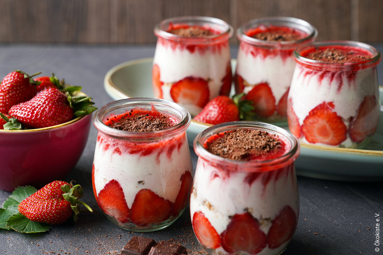Erdbeer-Schicht-Dessert