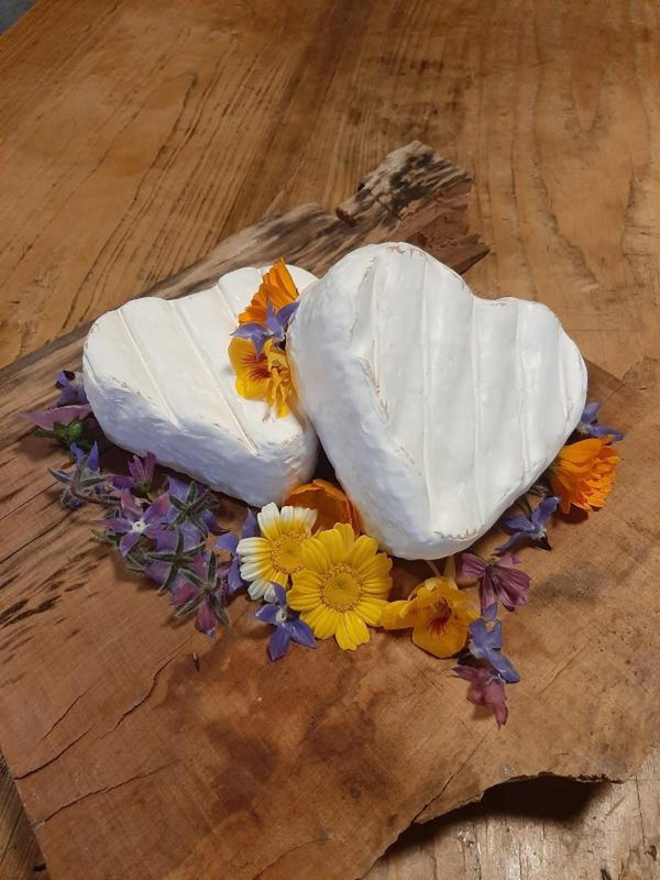 Produktfoto zu Weichkäseherzen SüßeSissi aus Heumilch 60% ca.200g