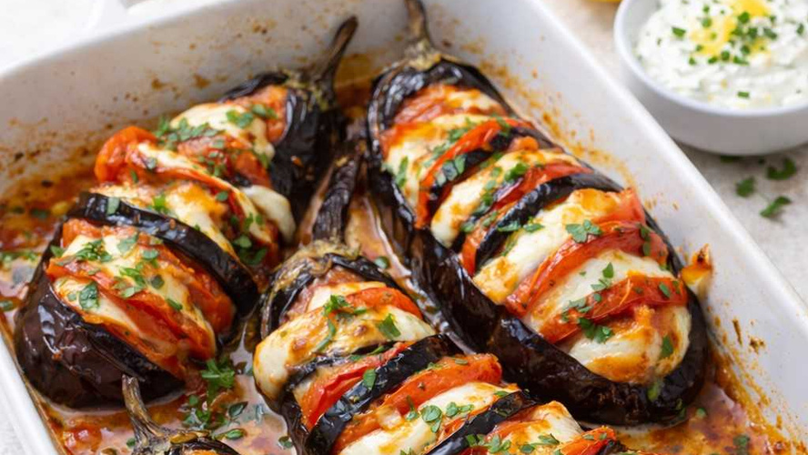 Rezeptbild für Gebackene Aubergine mit Zitronen-Dip