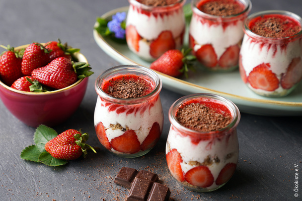 Erdbeer-Schicht-Dessert