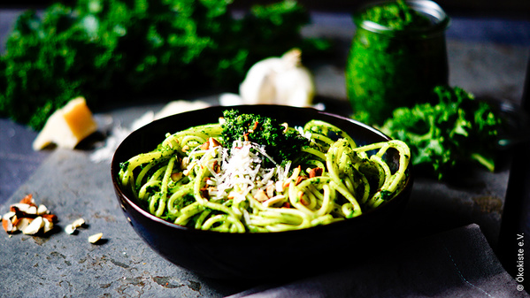 Kürbistarte mit Zwetschgen