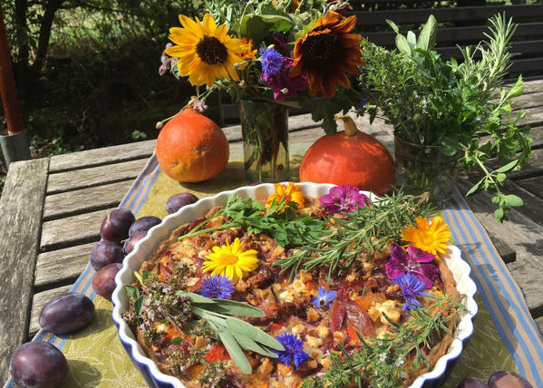 Kürbistarte mit Zwetschgen