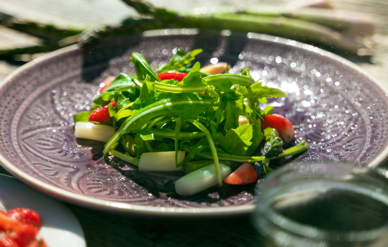 Rucolasalat mit Erdbeeren