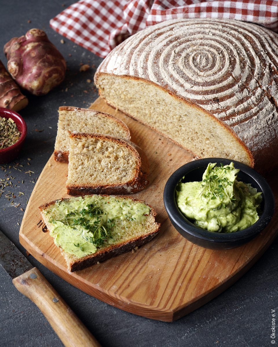 Topinamburbrot mit Kressebutter