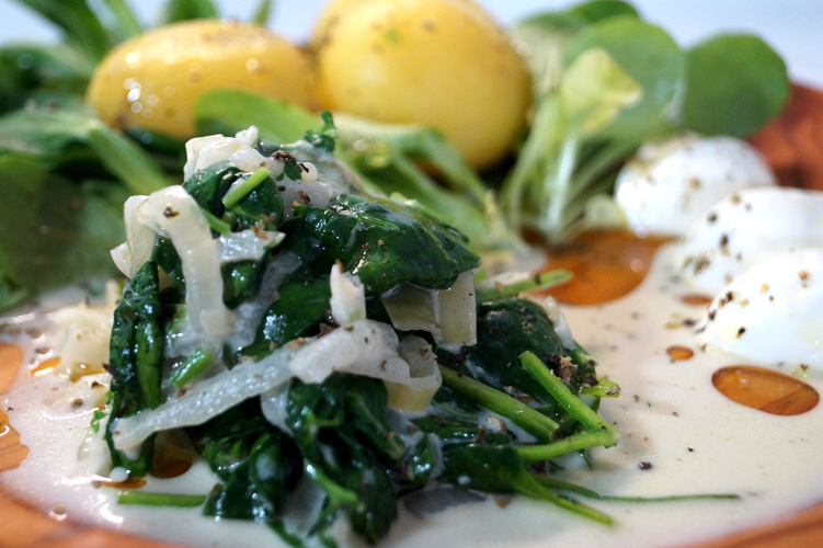 Spinatkartoffeln mit Feldsalat