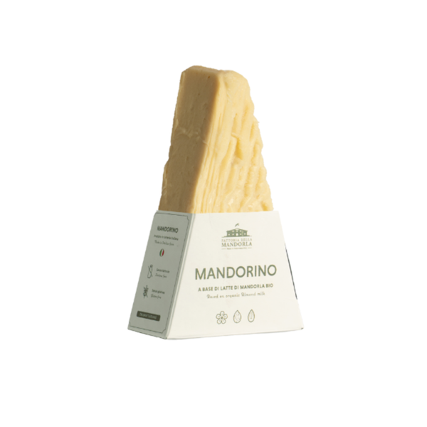 Produktfoto zu Mandorino (kräftige veggi Alternative zu Hartkäse)